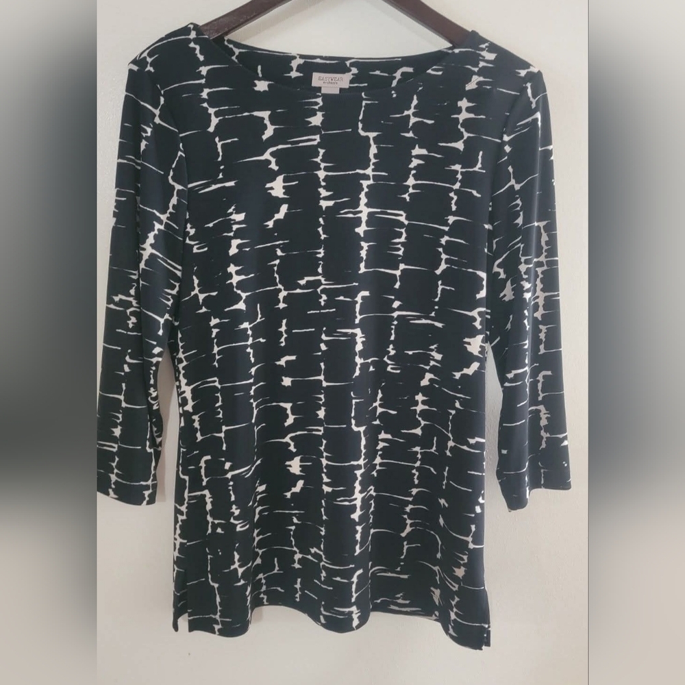 Chico's Black and White Graphic 3/4 Sleeve Blouse